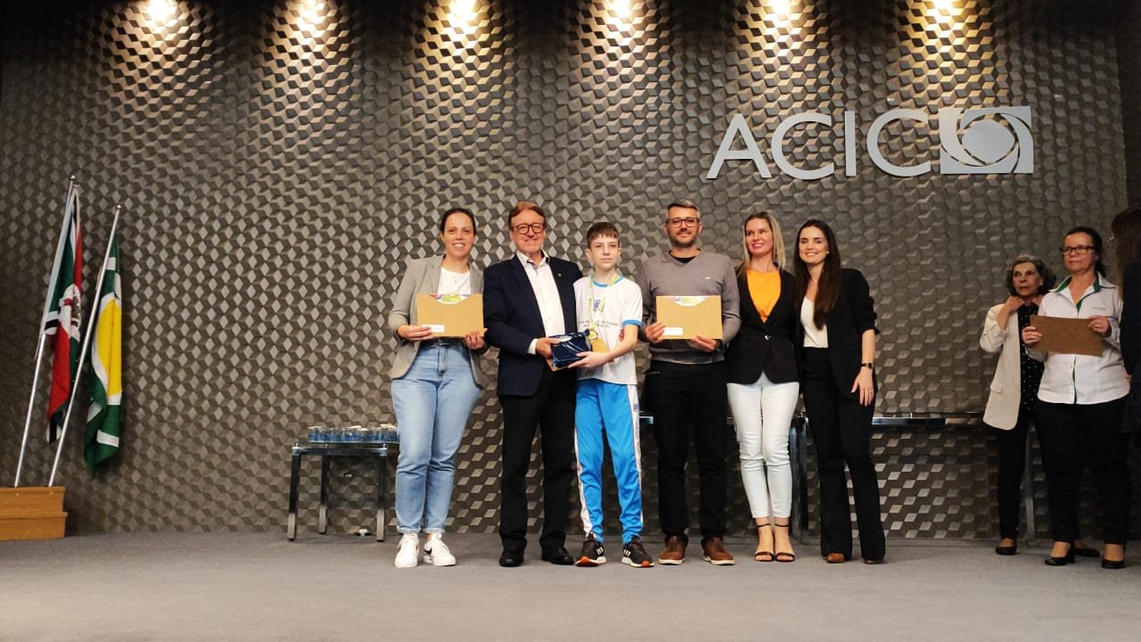 Nova Veneza conquista 02 medalhas de ouro, 05 de prata e 02 bronze no Prêmio ACIC de Matemática
